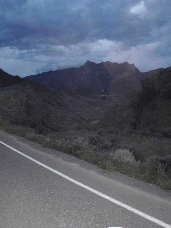 This is the only pic I could get of the Fraser Canyon north of Lillooet.  Damn shame...it does no justice to the beauty of the area. 